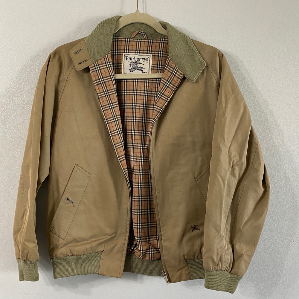 Burberry’s light tan jacket